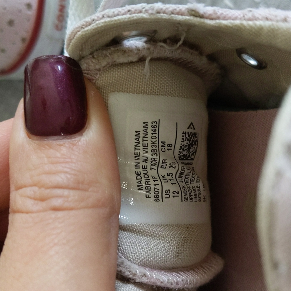 Girls Converse - Picture 3 of 5